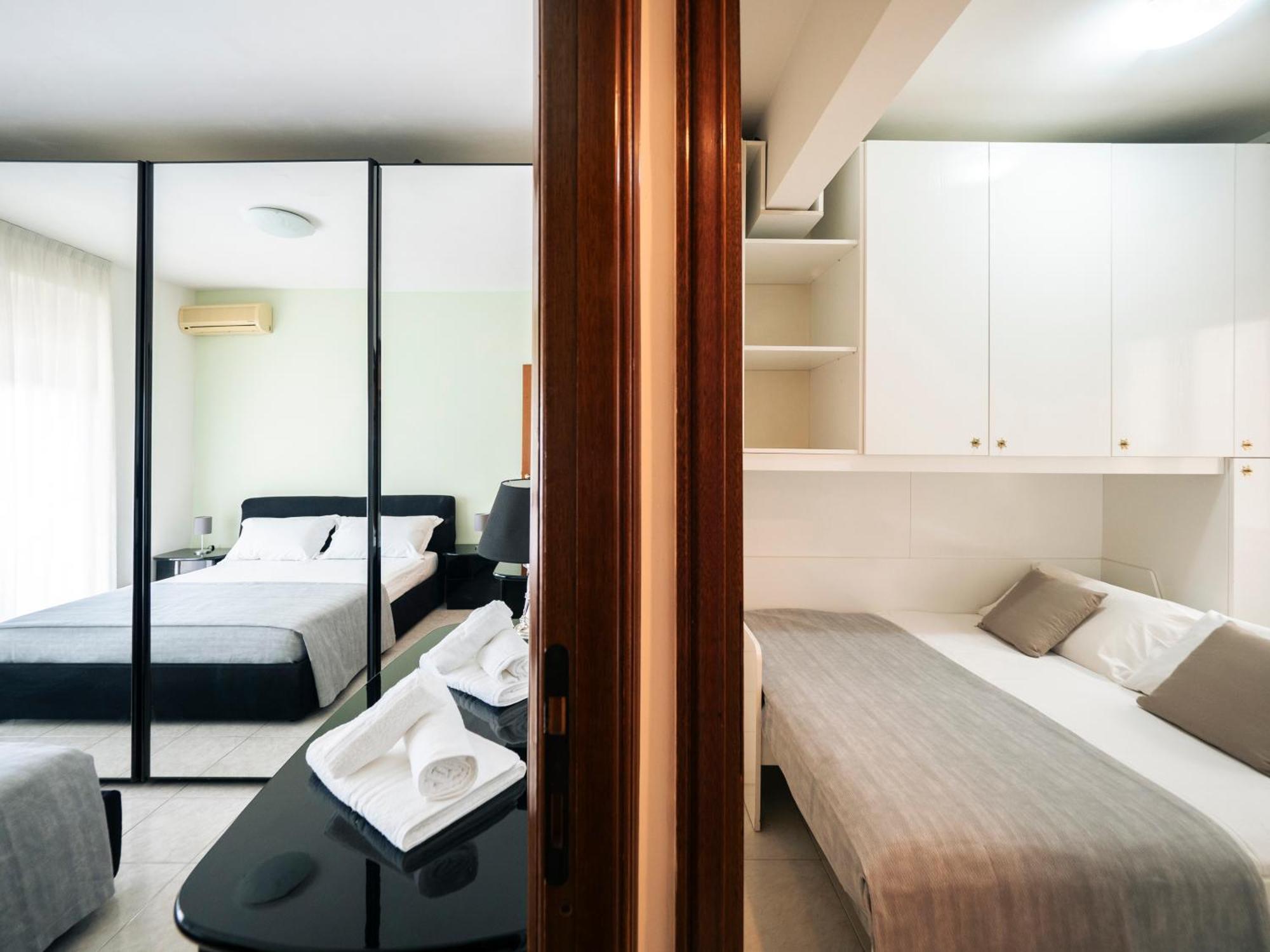 Apartment A/c - Pool - Parking Metro B Rom