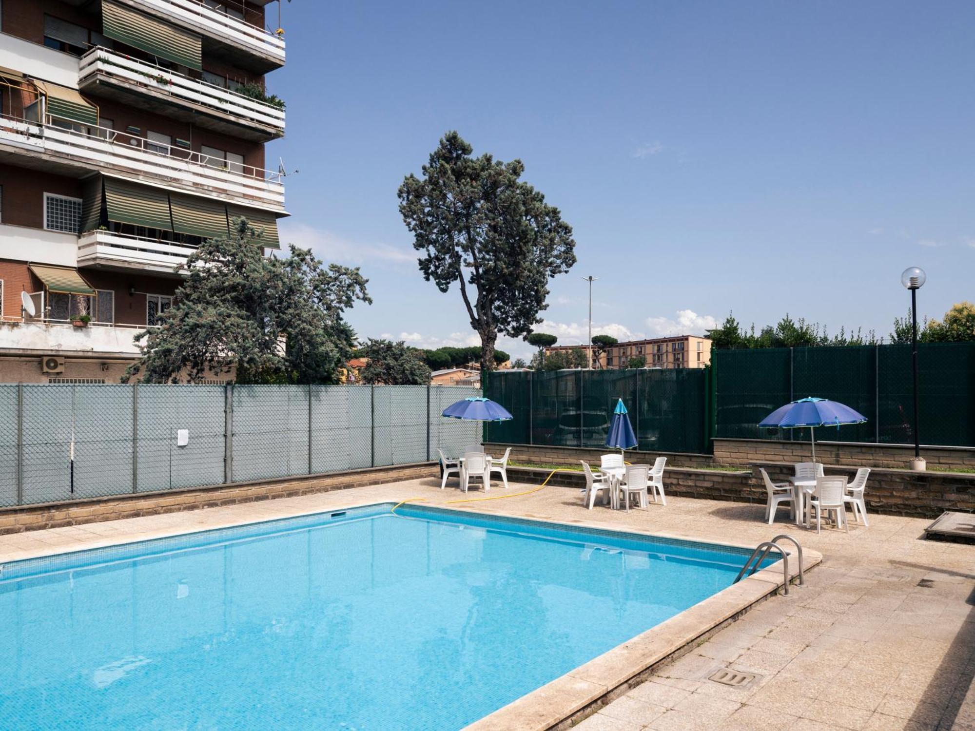 Apartment A/c - Pool - Parking Metro B *